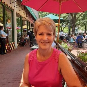 Meet your Posher, Dana